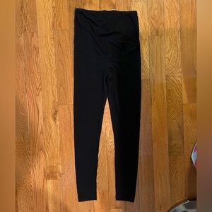 H&M maternity leggings over the belly. Black